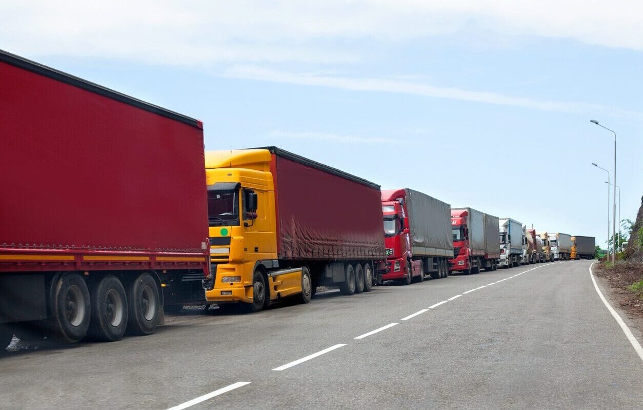 Samochody ciężarowe przekraczające granicę